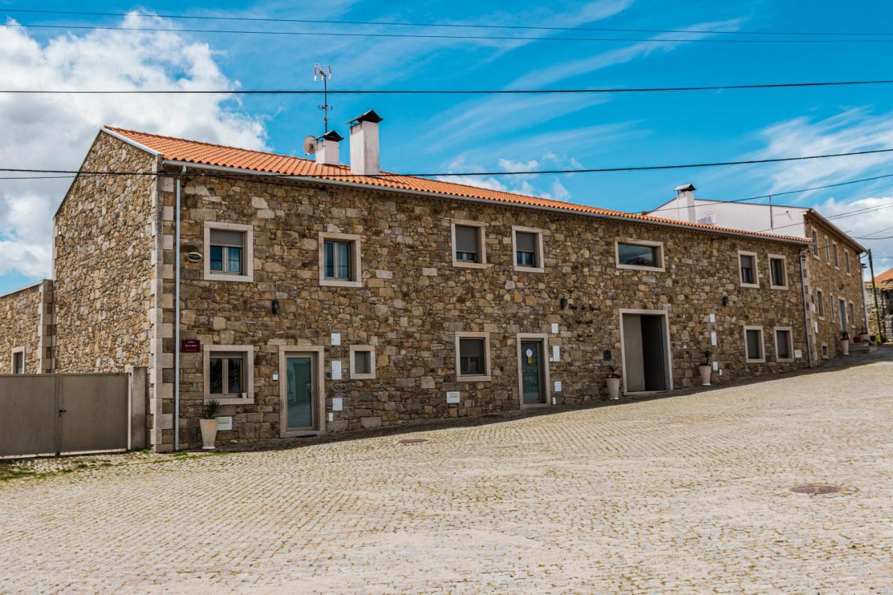 Casas Campo Cimo Da Quinta Hotel Miranda do Douro Luaran gambar