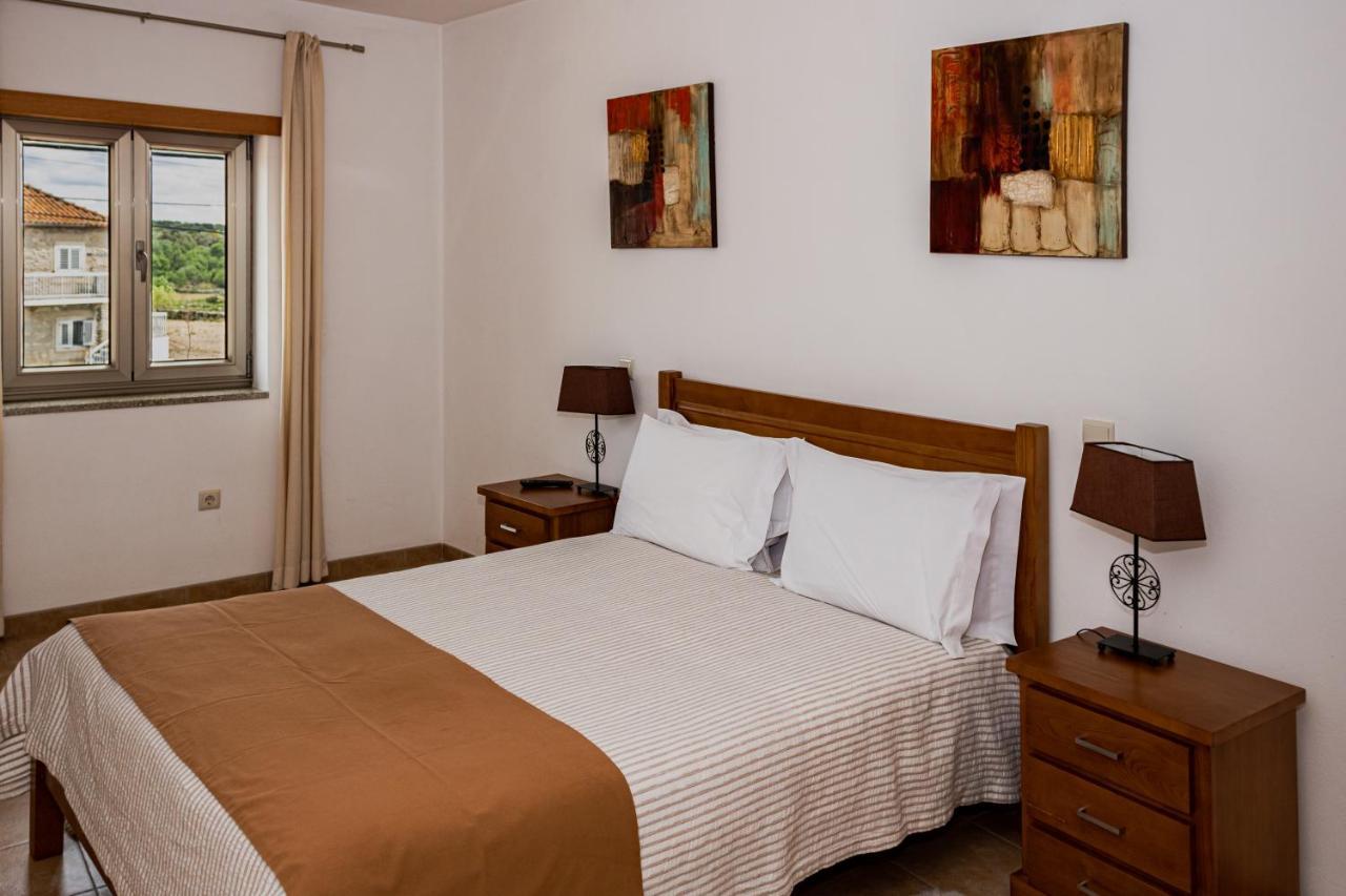 Casas Campo Cimo Da Quinta Hotel Miranda do Douro Luaran gambar