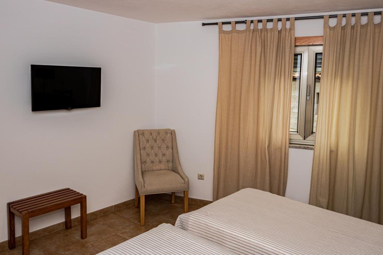 Casas Campo Cimo Da Quinta Hotel Miranda do Douro Luaran gambar