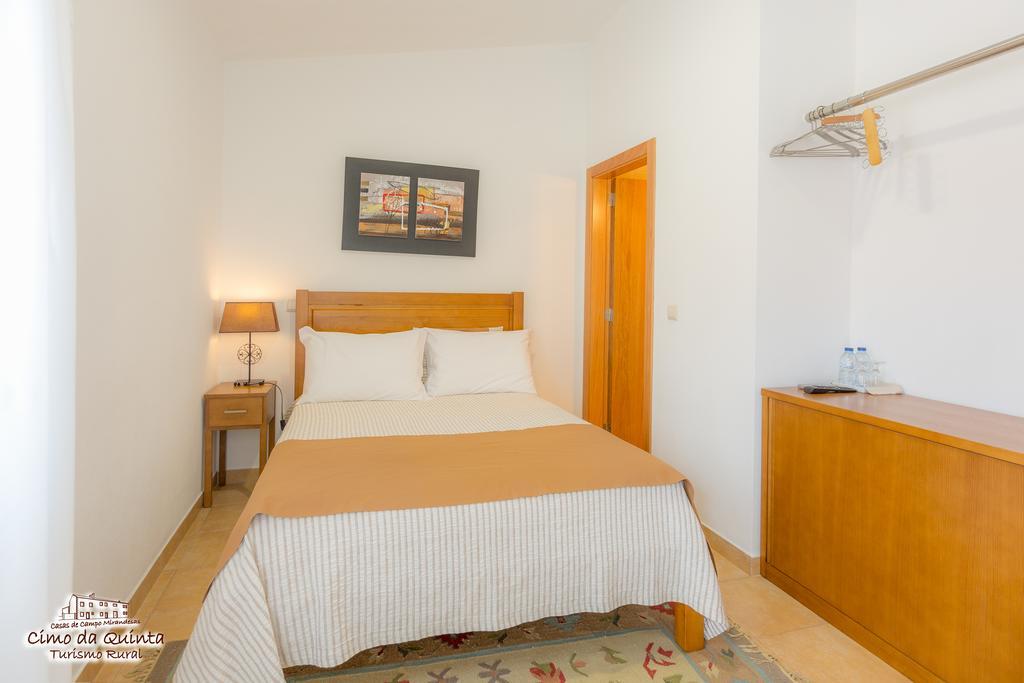 Casas Campo Cimo Da Quinta Hotel Miranda do Douro Bilik gambar