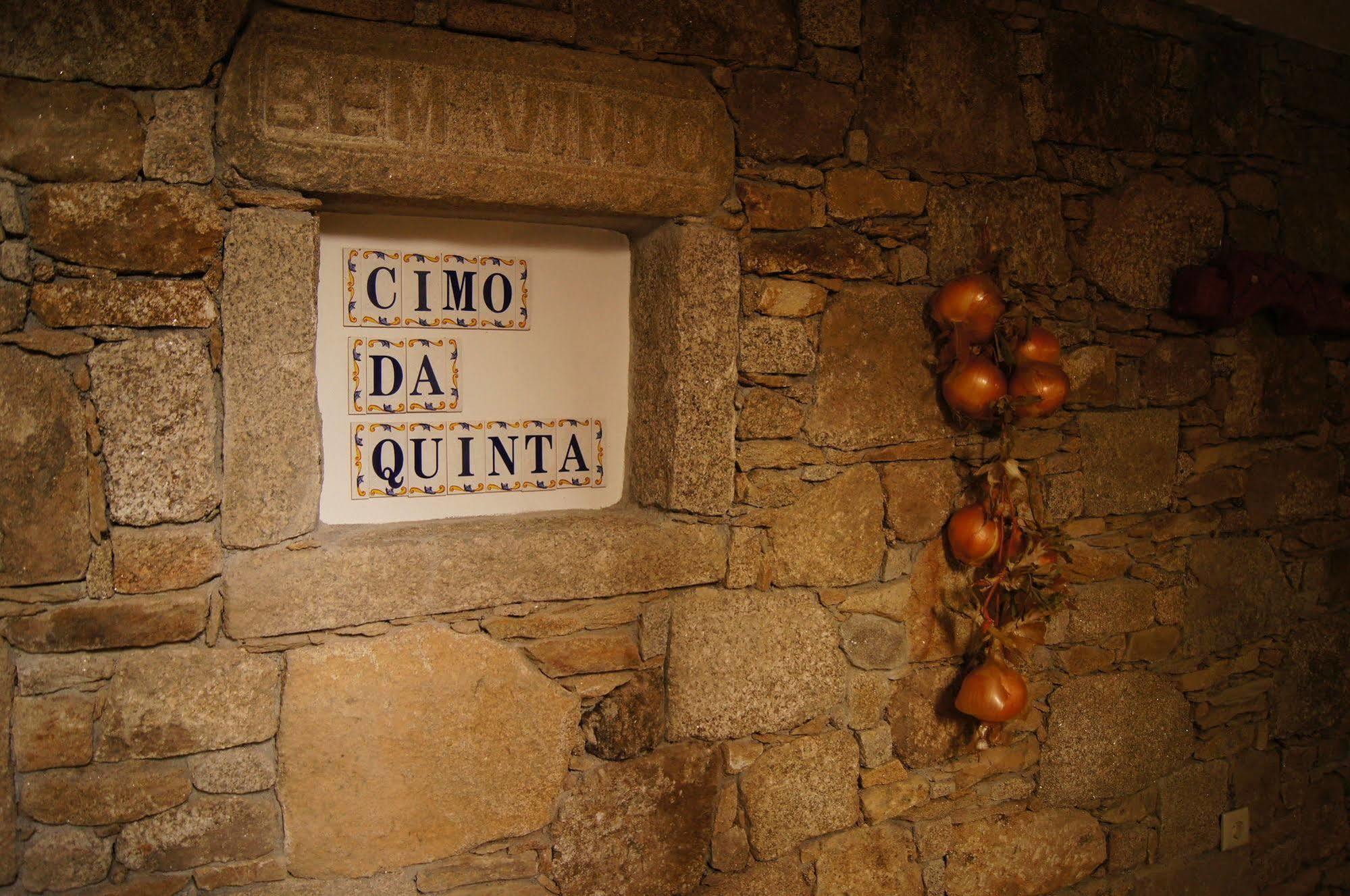Casas Campo Cimo Da Quinta Hotel Miranda do Douro Luaran gambar